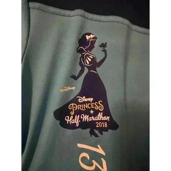 2018 Disney Princess Half Marathon 13 miles Snow White Limited Edition Hoodie - Picture 2 of 7